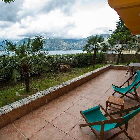 Apartments Beachfront Котор Экстерьер фото
