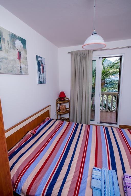 Apartments Beachfront Котор Экстерьер фото