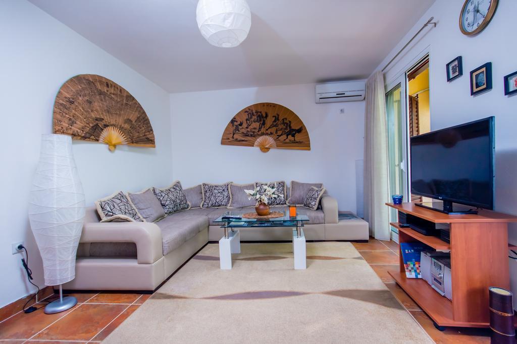 Apartments Beachfront Котор Экстерьер фото
